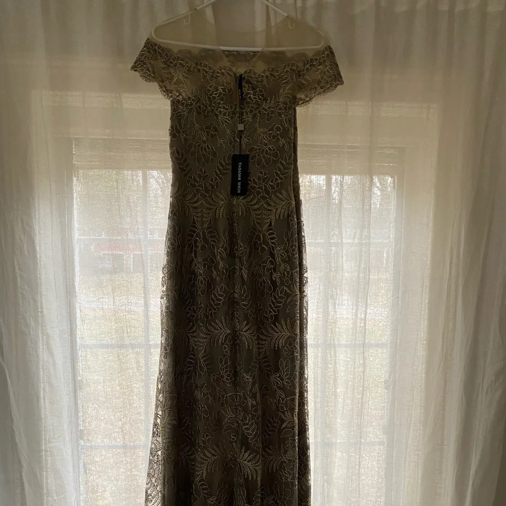 Tadashi Shoji Illusion Off the Shoulder Lace Gown - Picture 8 of 10